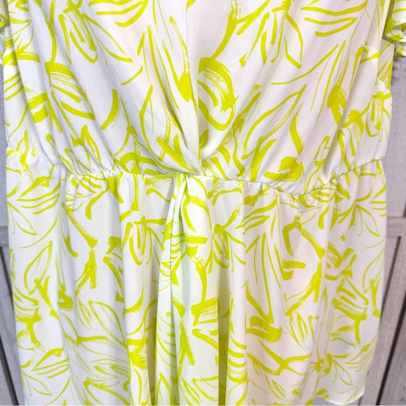 Torrid Georgette Twist Surplice Flutter Sleeve Blouse Green Yellow Plus Size 1X - Picture 8 of 14